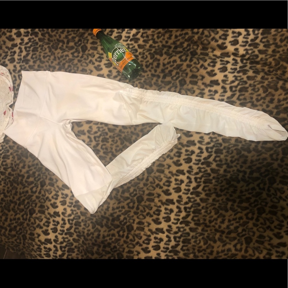 White fabletics legging